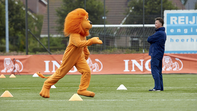 9894040426_308a3f1f49_z